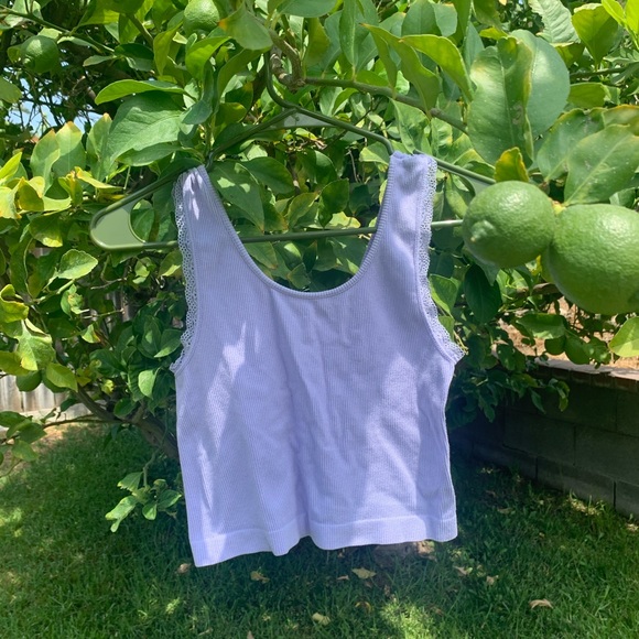 lilac tank top - Picture 2 of 2